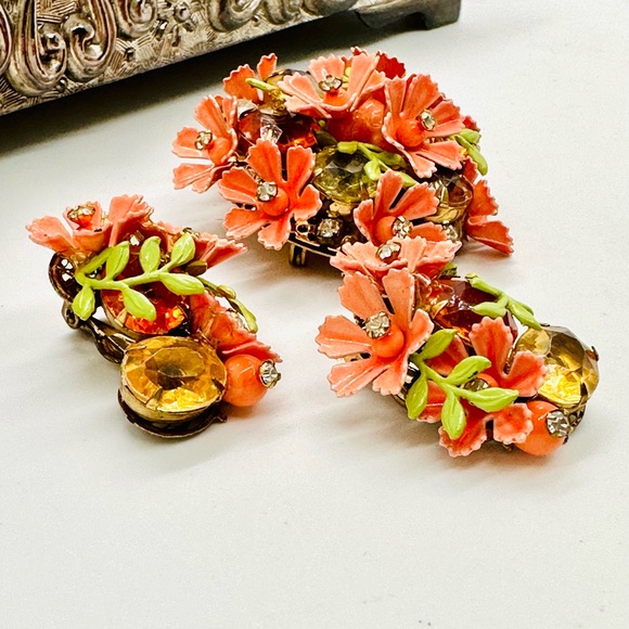 Rare Vintage Enamel Salmon Flower Demi Brooch Set - Picture 12 of 16